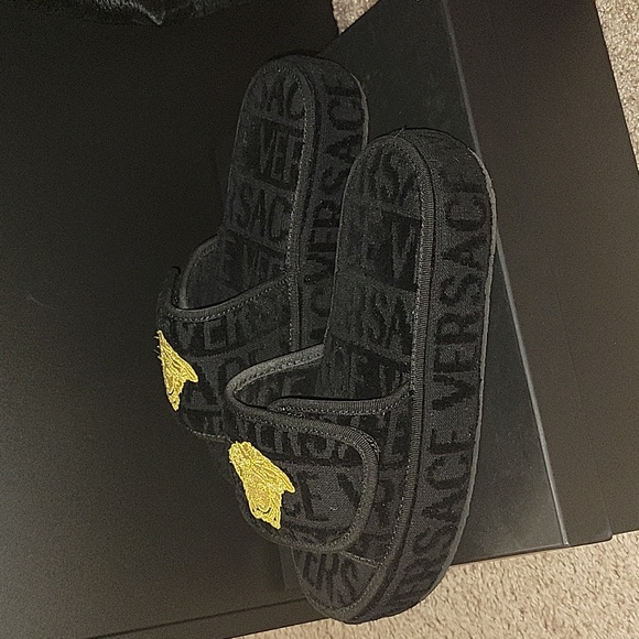 Versace slides - Picture 2 of 3